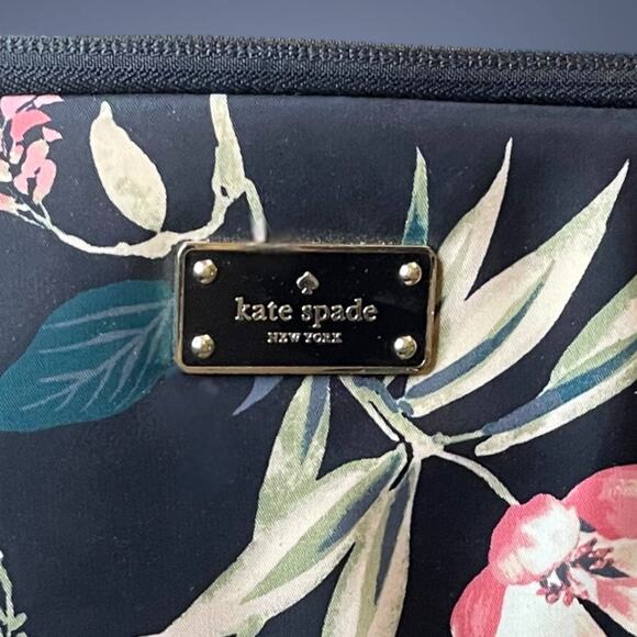 KATE SPADE Tropical Black Floral Zip Around Laptop Case Excellent Condition - Picture 2 of 7